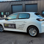 Semi covering sur une voiture