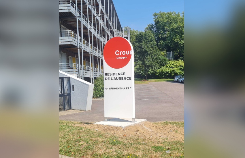 totem-publicitaire (2)